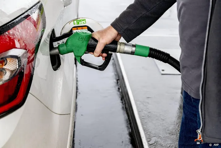 pomphouders benzineprijs steeds verder uit de pas met buurlanden