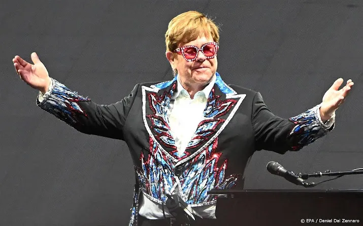 popblad elton john behaalt met afscheidstournee recordopbrengst