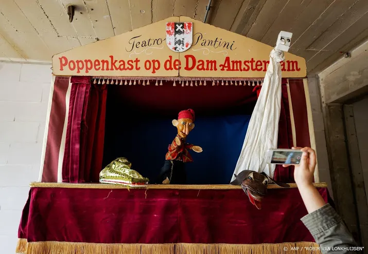 poppenkast op de dam tot 1 september verboden