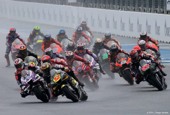portugees oliveira wint motogp race in de regen in thailand