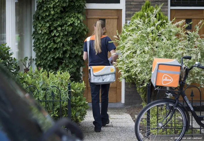 postnl biedt al zijn postbezorgers vast contract aan