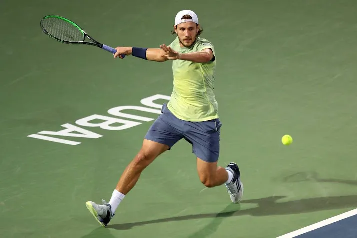 pouille knokt zich langs krajinovic