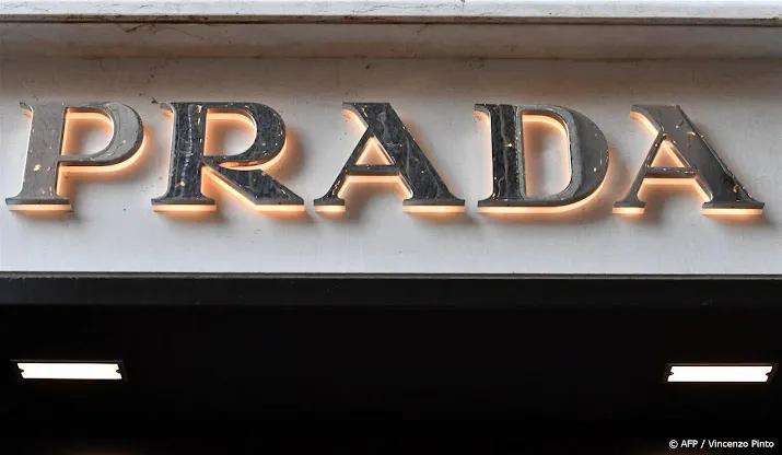 prada ontwerpt ruimtepakken voor maanmissie nasa astronauten