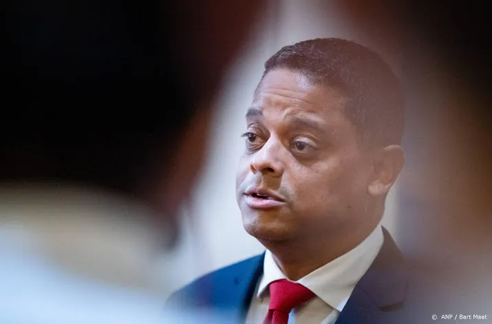 premier curacao tevreden met het gelijk over financien