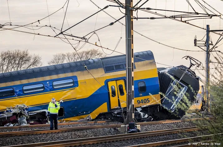 premier rutte spreekt van vreselijk treinongeluk voorschoten