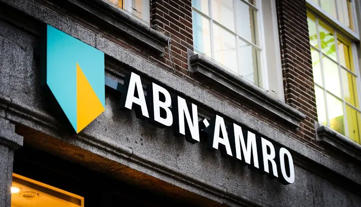president commissaris abn amro vertrekt