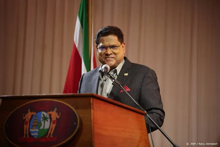 president suriname volgende maand in gesprek met parlement