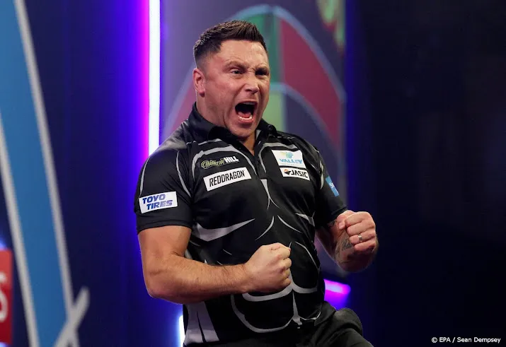 price wint met groot vertoon van macht grand slam of darts