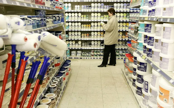 prijs grondstoffen omlaag maar verf wordt niet goedkoper