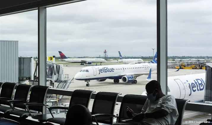 prijsvechter jetblue klaagt bij staat om weigeren slots schiphol