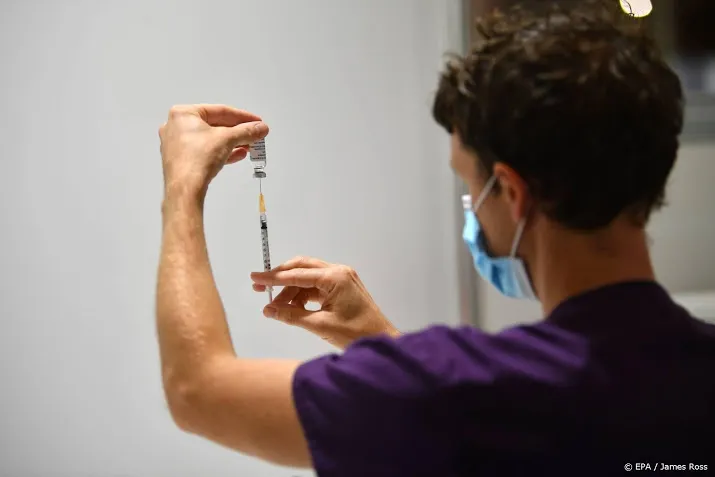 prikken met astrazeneca wordt op grote schaal hervat