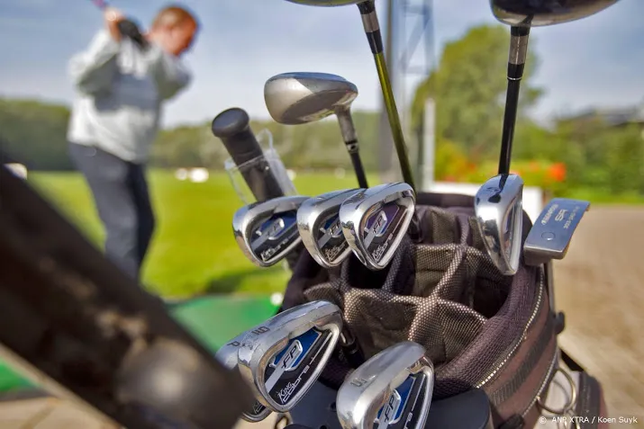 primeur in zweden met gemengd golftoernooi
