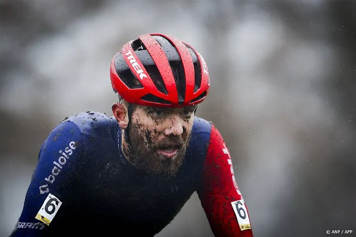 primeur voor veldrijder nieuwenhuis met zege in wereldbekercross