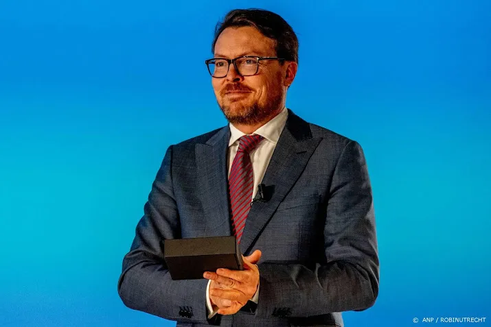 prins constantijn viert vijftigste verjaardag