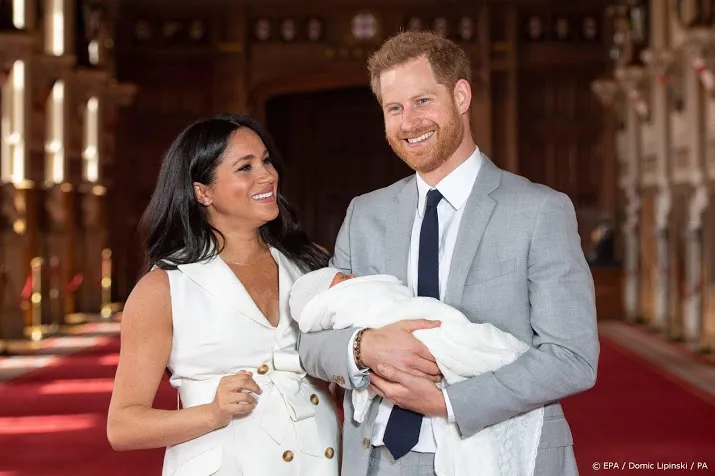 prins harry accepteert excuus en vergoeding