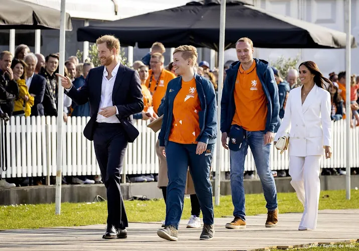 prins harry en meghan aangekomen bij invictus games