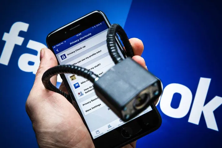 priveberichten facebook gebruikers online