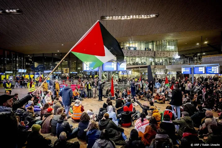 pro palestijns protest erasmus verplaatst naar rotterdam centraal