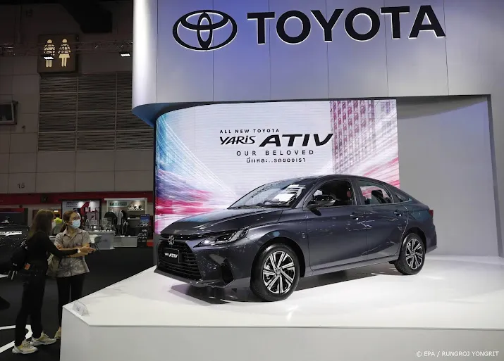 productie autofabrikant toyota blijft dalen door tekorten