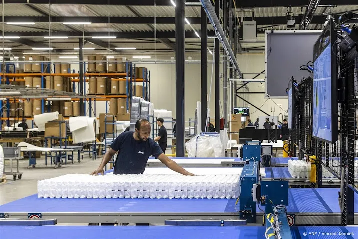 productie nederlandse industrie neemt opnieuw af