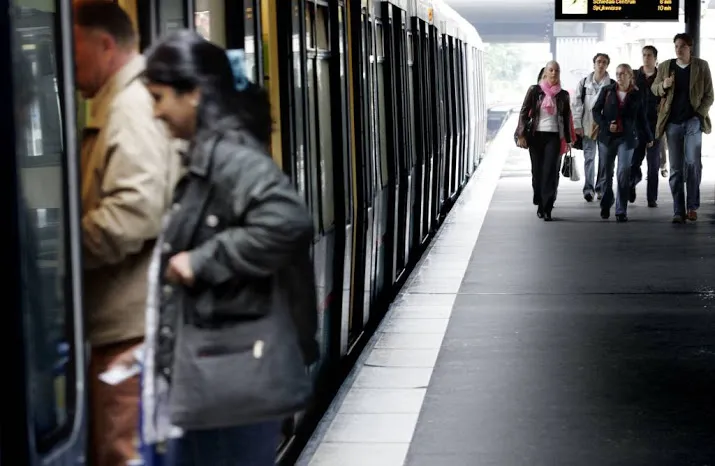 proef weekendmetro regio rotterdam verlengd