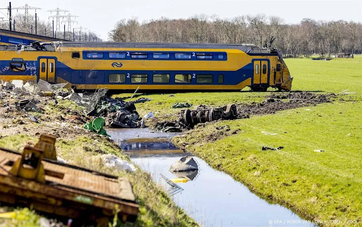 prorail bezig met voorbereidend werk herstel spoor en perron