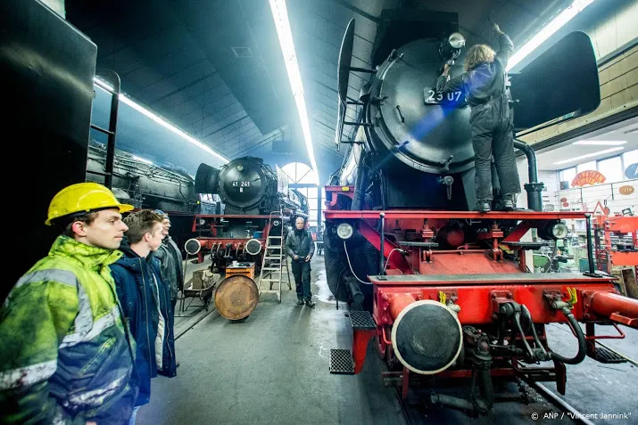 prorail blij met aankomst sint per trein