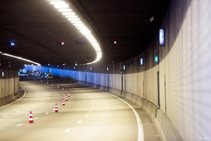 prorail kan schipholtunnel eerder onder handen nemen door corona