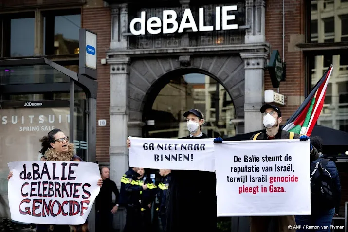 protest bij de balie tegen vertoning israelische films