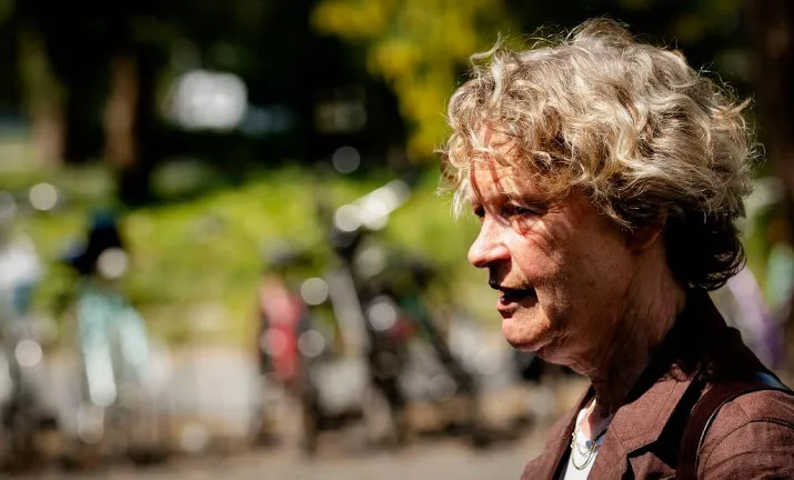 protest tegen tabaksindustrie overhandigd