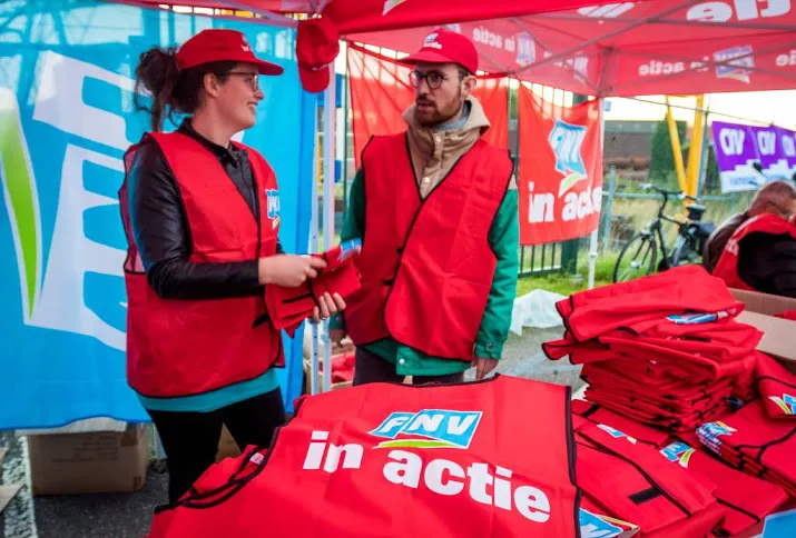 protest voor sociaal nederland in amsterdam