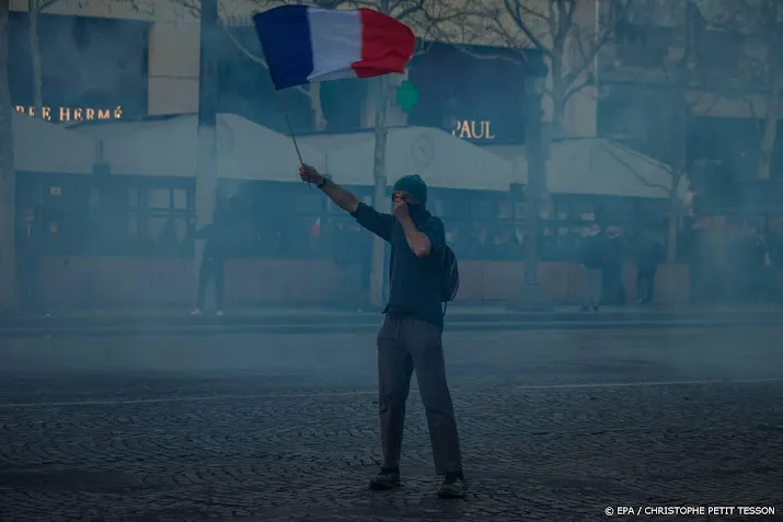 protesten in frankrijk om hoge prijzen en pensioenhervorming