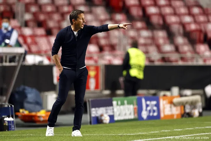 psv coach schmidt in voetbal krijg je soms niet wat je verdient