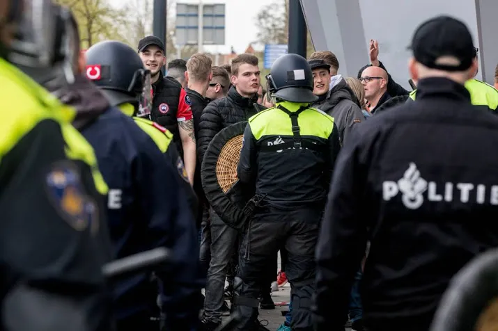 psv mag geen hinder hebben van politieactie