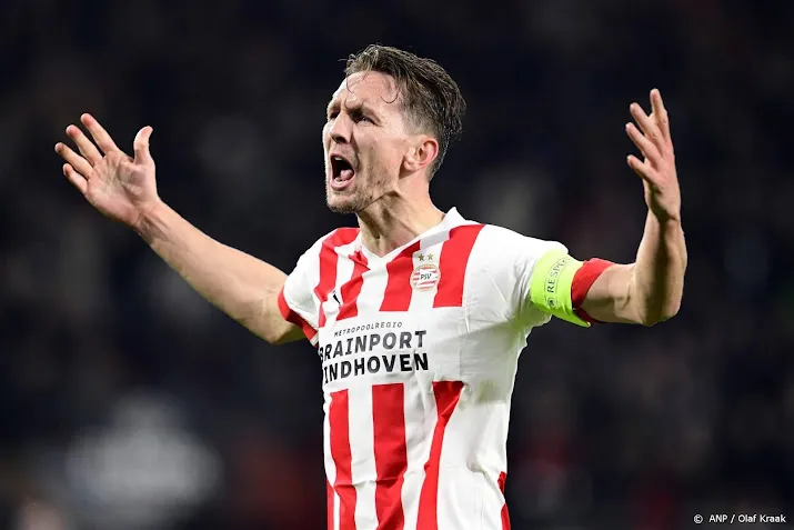 psv ondanks zege op sevilla 2 0 uitgeschakeld in europa league
