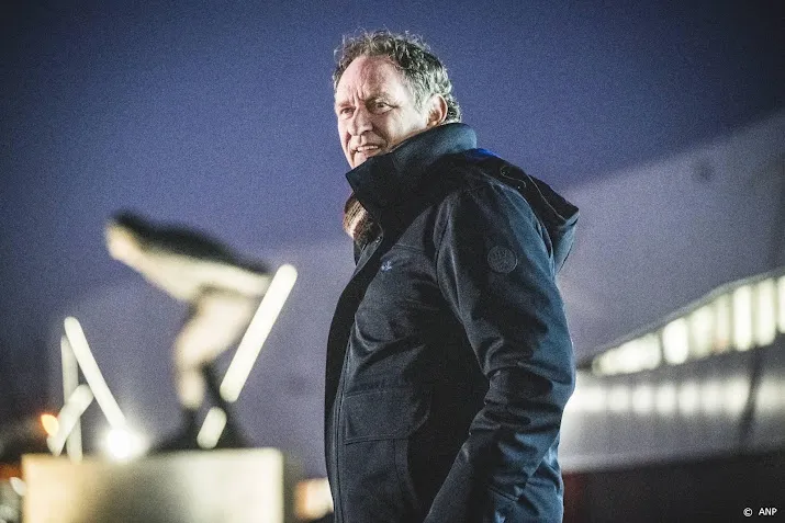 publiek neemt afscheid van weerman piet paulusma