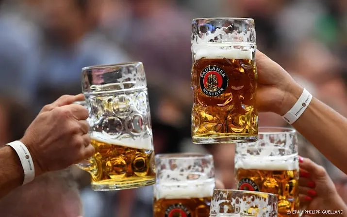 pul bier op oktoberfest in munchen euros duurder