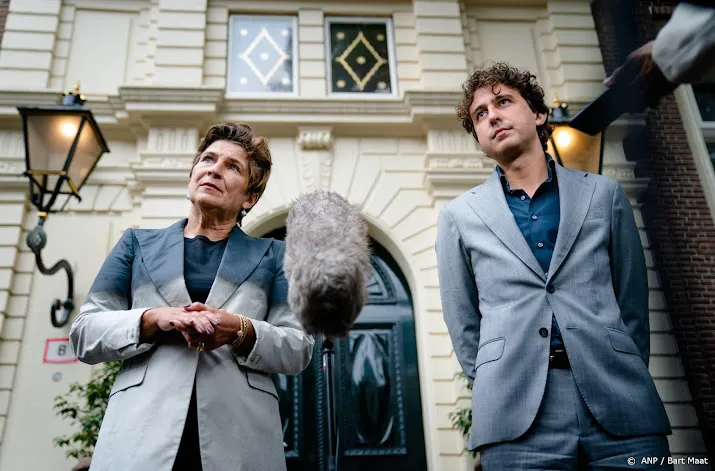 pvda en groenlinks vormen een kamerfractie tijdens formatie