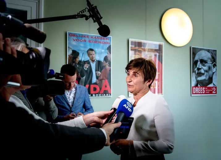 pvda fractie wil af van bestuurder vmbo debacle