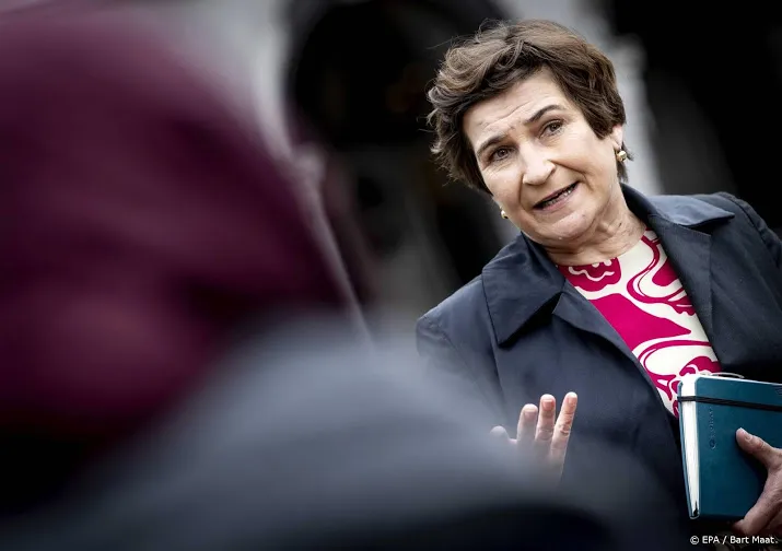 pvda vrijwel alleen met roep op uitstel coronaversoepelingen