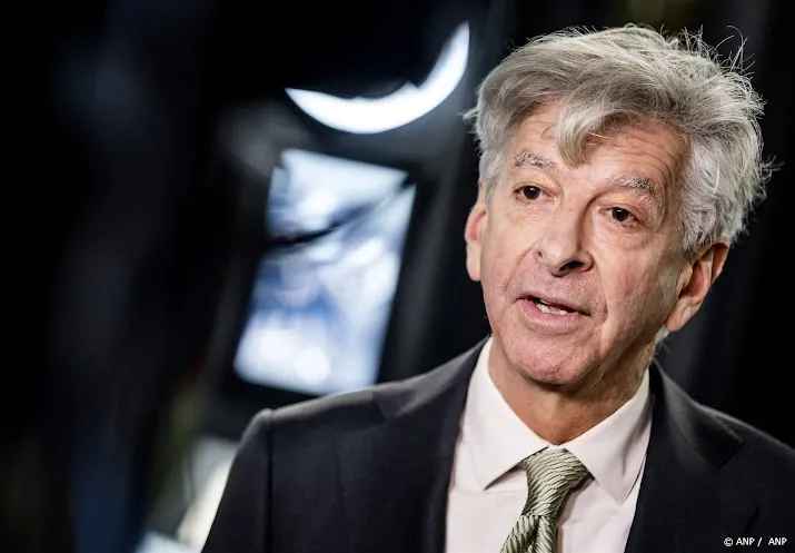pvv leider wilders draagt plasterk voor als informateur