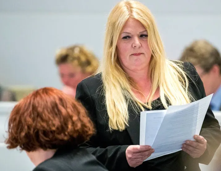 pvv raadslid dille berooft zich van het leven