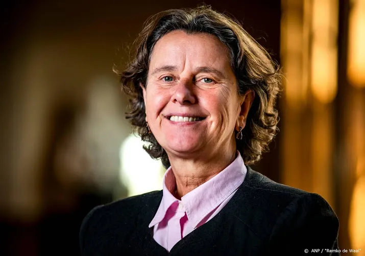 pvv trotseert corona advies van eerste kamervoorzitter
