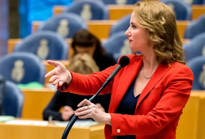 pvv wil kamer terugroepen om ziekenhuizen