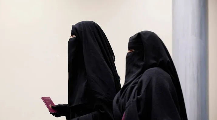 raad voelt halsema aan tand over boerkaverbod
