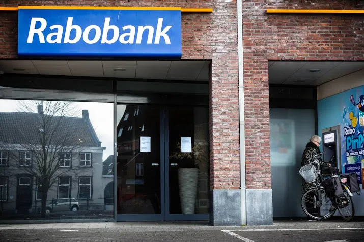rabobank beeindigt contract met beveiliger