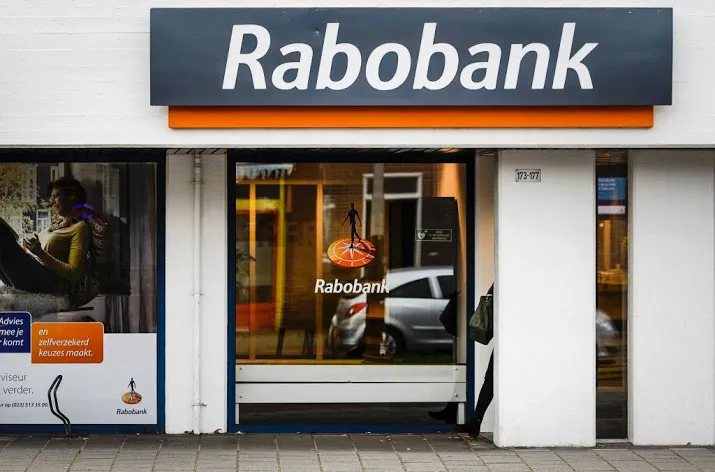 rabobank krikt winst met een derde op