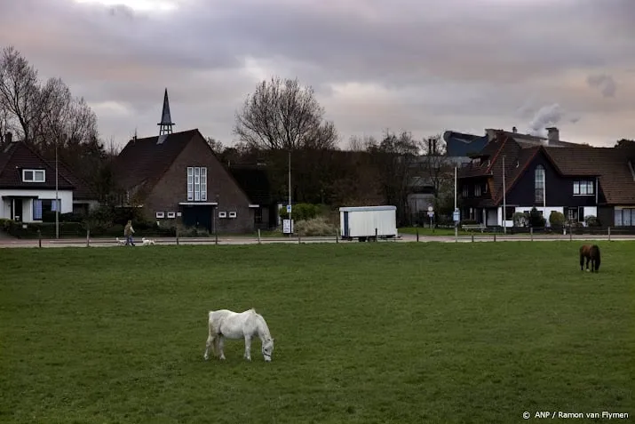 rabobank randstedeling verhuist om kosten vaker naar platteland