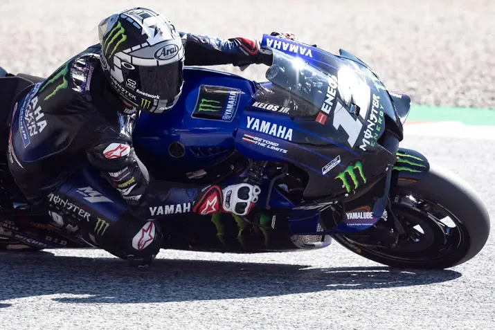 race in motogp onderbroken na crash spanjaard vinales