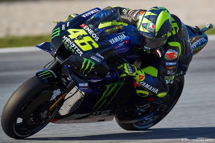 racelegende rossi verlengt carriere motogp met een jaar